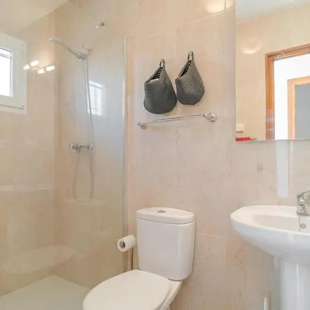 2 Bedroom Stunning In Mijas Costa 펜션